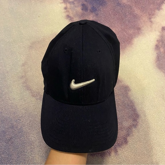 SOLD Retro Nike Unisex 1 Size Navy Baseball Cap - Picture 2 of 4
